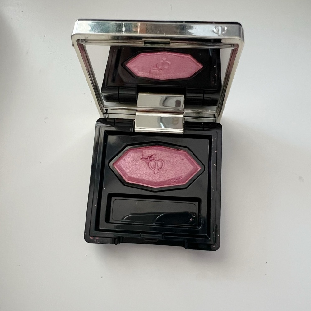 Authentic Cle De Peau Pink Eyeshadow 202